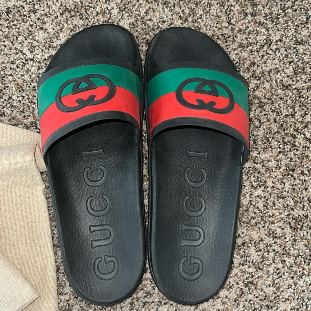 ✨GUCCI Slides✨Minor wear